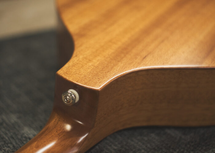SK bouzouki heel